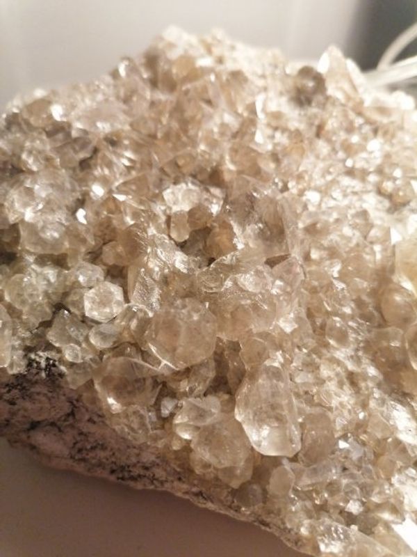 massives Schweizer Granitgestein durchwachsen mit wunderschönen Kristall Quarzen in Härkingen - Sonstige Sammlungen - kostenlose Kleinanzeigen bei Quoka.de